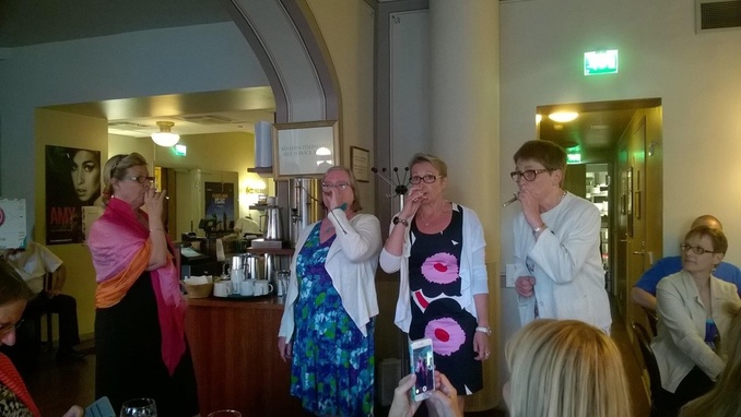 Lauluyhtye Kvintek, jossa laulavat sopraanot Iiris Tiensuu, Lea Mattila ja altot Helena Ronkainen ja Pamela Molander.